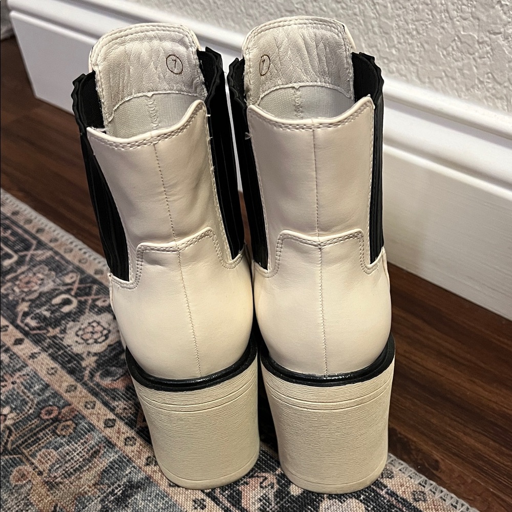 Stylish Cream Ankle Boots - Picture 4 of 6